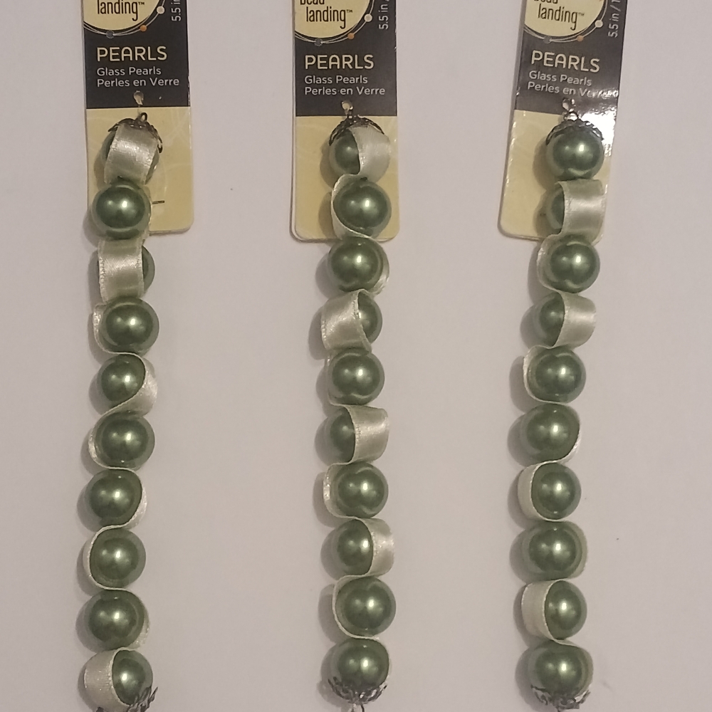 Elegant Green Glass Pearl Beads With Ivory Ribbon